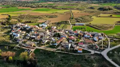 Un pueblo español de 3000 habitantes subasta terrenos a precios accesibles: el requisito clave para mudarse