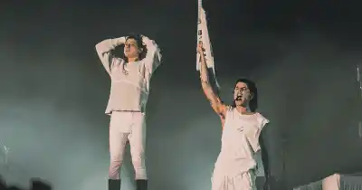 CA7RIEL & Paco Amoroso en Rosario: la voz de Sting y un show que simuló una rehabilitación