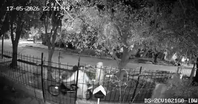 Robaron una moto en San Rafael y las cámaras captaron cada movimiento de los delincuentes