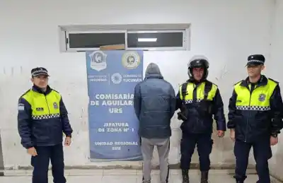 Intentó apuñalar a su padre y lo que encontraron los motoristas dejó helada a la familia
