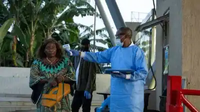 Trabajaba en el Congo y un síntoma durante el fin de semana encendió todas las alarmas