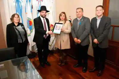 El Gran Rabino de la AMIA visitó a la intendente y dejó una propuesta que conmueve