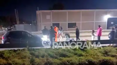 Un motociclista terminó en el suelo en avenida Lugones y lo que encontraron los médicos asustó a todos