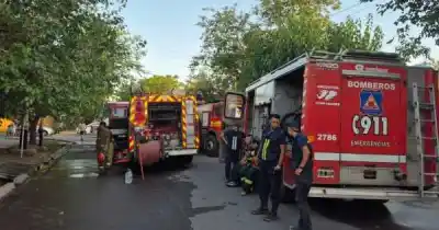 Intentó apagar el fuego de su auto y terminó con quemaduras en todo el cuerpo