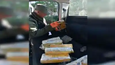 Detuvieron una camioneta en la ruta 34 y lo que hallaron oculto en su estructura sorprendió a los gendarmes