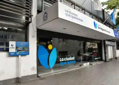 Denuncian a cinco funcionarios de la Municipalidad por contrataciones directas por $2.700 millones