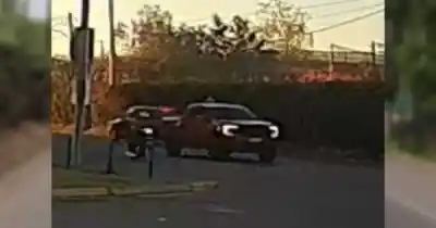 Chocó a un motociclista y se dio a la fuga: la desesperada búsqueda de una familia en Luján