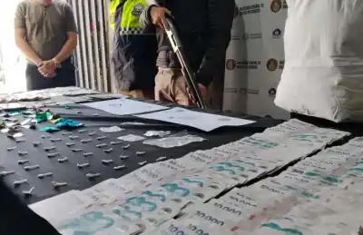 Allanaron tres viviendas en el centro y lo que hallaron adentro dejó helados a los investigadores