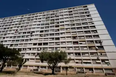 Se arrojó desde un piso 13 con sus tres hijos: la escalofriante escena que vivieron los vecinos