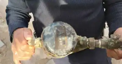 Intentó vender un medidor de gas en pleno centro y la policía descubrió que lo había robado de una casa