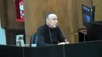Se desdijo en el juicio: el encargado del edificio de Recoleta negó haber visto bolsos y valijas