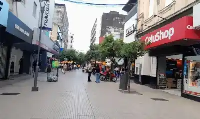 Feriado del 25 de Mayo: qué pasará con los comercios este lunes en la capital