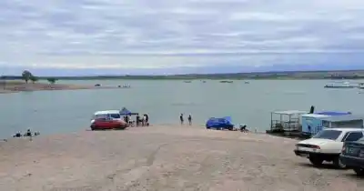 Volcó una embarcación en El Carrizal y lo que hallaron los bomberos cuando llegaron es escalofriante