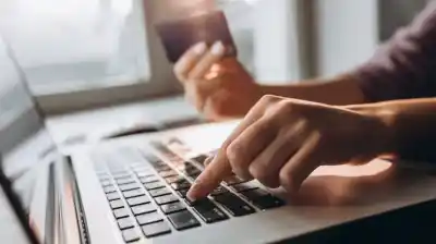 Un empleado de tarjeta y una mujer con documentos ajenos: las dos caras de la estafa que crece en la provincia