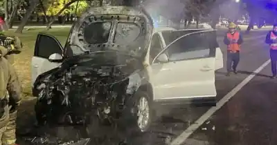 Se prendió fuego en pleno Acceso Este y el final fue devastador