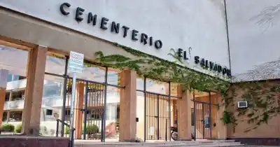 Polémica en Rosario: proyección de película de terror en un cementerio desata el repudio de un sacerdote