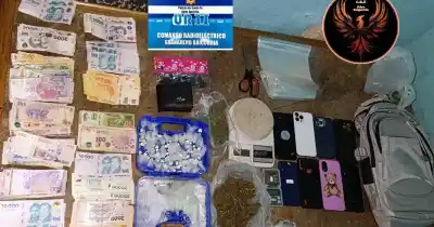 Vendía droga en un kiosco y la policía encontró algo que no esperaba