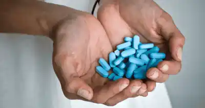 Robaba pastillas del laboratorio donde trabajaba y las vendía por redes: cayó el ‘Rey del Viagra’