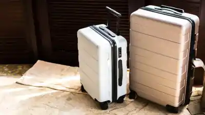 Viajan al exterior y vuelven con la valija llena: la estrategia que usan para ganar hasta 400 dólares por viaje