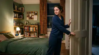 El simple gesto de cerrar la puerta al dormir que revela más de tu personalidad de lo que imaginas