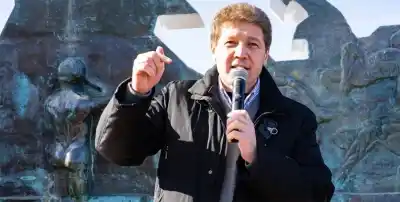 En una sesión de madrugada, la Legislatura fueguina le asestó un nuevo golpe al gobernador y el caso terminará en la Justicia
