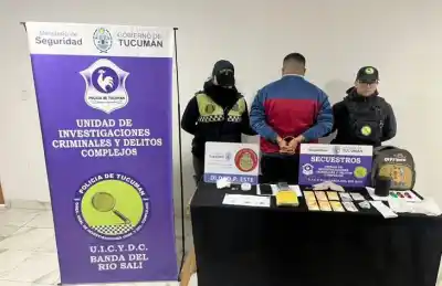 Un llamado de atención en la ruta: lo que hallaron dentro del auto dejó helados a los policías
