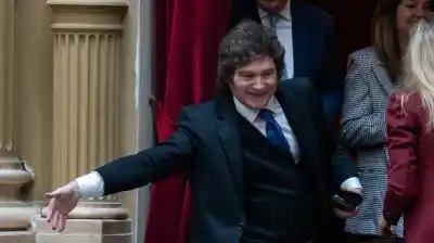 La guerra interna que nadie frena: el triángulo de hierro de Milei se desangra y el Presidente no sabe qué hacer