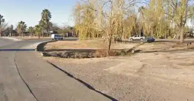 Perdió el control en Guaymallén y su auto terminó en un canal: el resultado de la alcoholemia lo dejó al borde del escándalo
