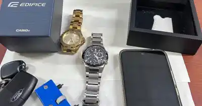 Ofreció en Facebook Marketplace relojes robados y cayó en una entrega controlada en una YPF