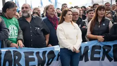 Marcha en Cuartel V: el repudio a la presencia de tropas estadounidenses que expuso un decreto polémico
