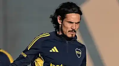 Se entrenaba con Boca y a los 15 minutos sintió un dolor que lo deja afuera del partido clave