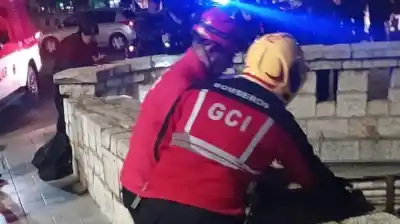 Caos en el centro de Córdoba: un hincha de Belgrano cayó a La Cañada y lo que encontraron los rescatistas es desgarrador