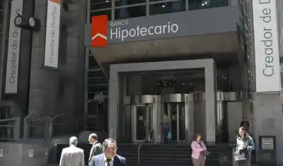 Alerta en la Bancaria: las sucursales del Banco Hipotecario que cerrarán a fin de mes y el drama de los despidos