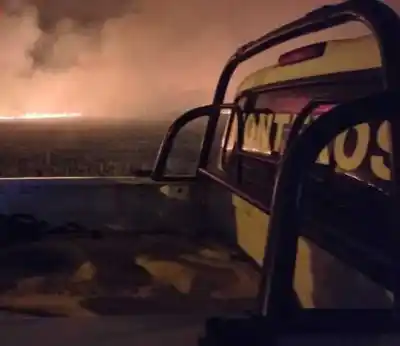 Una quema en Monteros puso en riesgo a transeúntes de la ruta 38