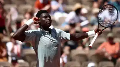 Un joven de 17 años llegó a Roland Garros y lo que hizo con un campeón de Grand Slam dejó a todos sin palabras
