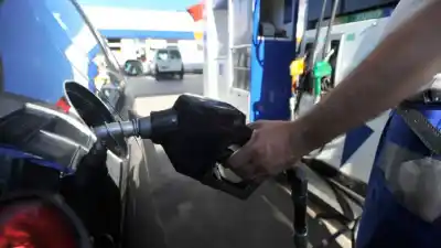 Caen las ventas de combustible por tercer mes consecutivo: ¿qué pasó en abril?