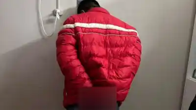 Un hombre amenazó con cortarle el cuello a su pareja y la policía lo detuvo en La Banda