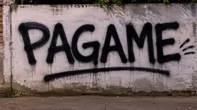 Volvió a su casa y se encontró con un mensaje escalofriante escrito en la pared