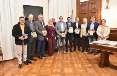 Impulsa acciones culturales y educativas para preservar la memoria de Isauro y Arturo Arancibia