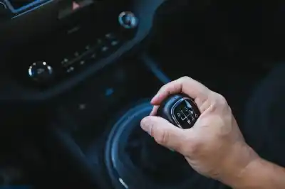 ¿Cansado de las cajas automáticas? 10 razones para volver al cambio manual