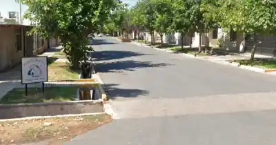 Noche de terror en Las Heras: dos delincuentes armados la sorprendieron cuando dejó la moto encendida