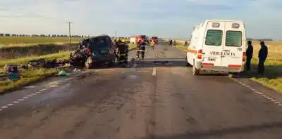 Choque frontal en la Ruta 33: dos mujeres murieron y dos nenas están graves