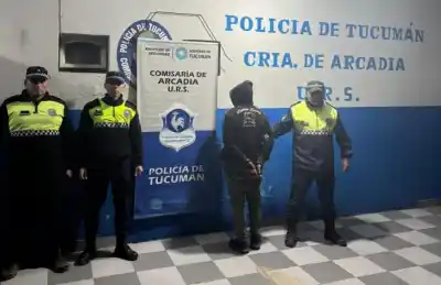 Aprovechó que la madre salió y entró con un cuchillo: lo que hizo con los cuatro niños heló a todos