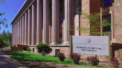 Lo encontraron en una cama pidiendo “tengo hambre”: el desgarrador final de un jubilado en Godoy Cruz