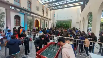 ¿Tenés figuritas repetidas? Este sábado llega la Cambiatón Mundialista a la explanada municipal