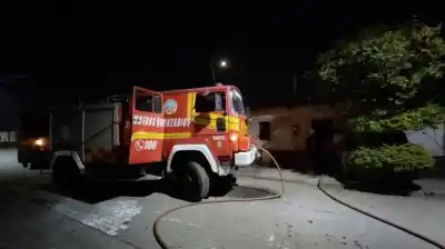 Incendio en el Barrio Ibatín Alertó a los Bomberos Voluntarios de Monteros