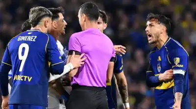 El gesto de Zampedri que desató la furia de Paredes y dejó a Boca fuera de la Copa