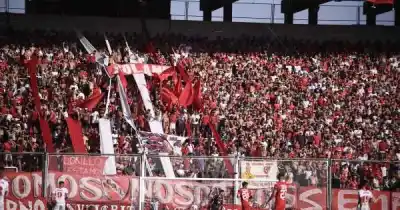 Captaban juveniles de Independiente por redes: lo que hallaron en los allanamientos