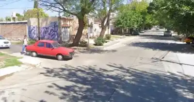 Joven de 20 años caminaba tranquilo cuando un arma lo detuvo en seco