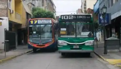 Rechazaron el pago en cuotas: la negociación salarial de los colectivos se tensa al máximo